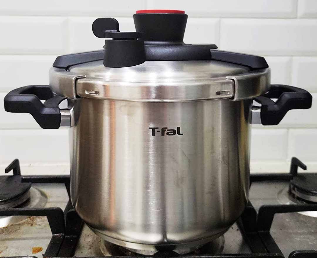 T-fal Clipso Stainless Steel Pressure Cooker 6.3 Quart, Induction , Secure locking System, One Hand System, Recipe Book Included, Cookware, Pots and Pans, Kitchen, Dishwasher Safe, Silver